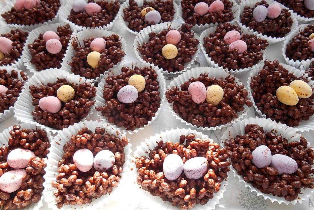 mini Easter chocolate nests