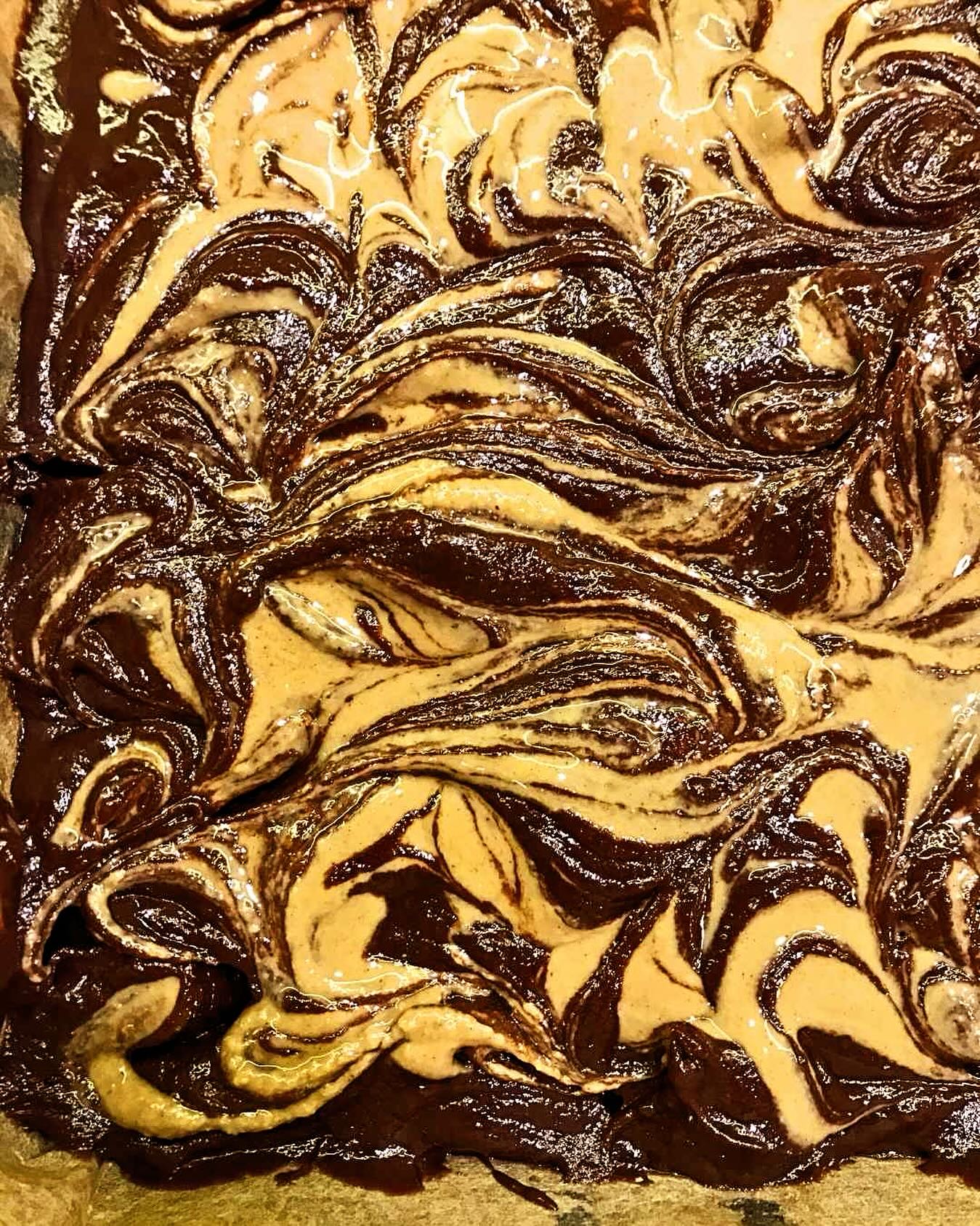 What are you baking tonight? Indulgence meets nutrition in these Tahini Dark Chocolate Brownies! Packed with the rich flavours of our dark chocolate chips and the goodness of tahini, these brownies are the perfect treat for a winter evening. The antioxidant-rich dark chocolate adds depth and is a definite mood enhancement (did you know that dark chocolate contains compounds that can stimulate the production of endorphins, which may contribute to improved mood?). Tahini is also rich in nutrients, vitamins (including B vitamins), healthy fats, high protein content and fibre To make these tahini brownies, just modify your favourite brownie recipe by incorporating tahini and dark chocolate.